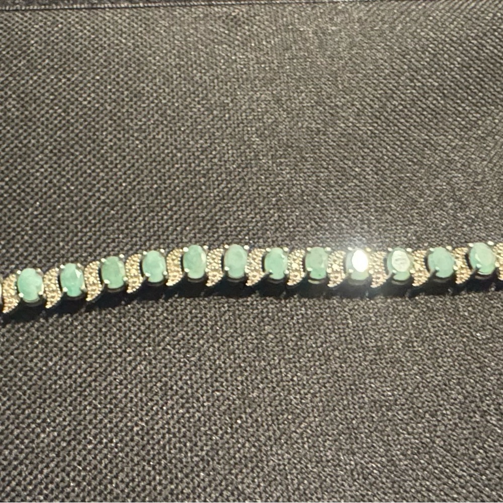 Elegant Emerald and Sterling Silver Bracelet